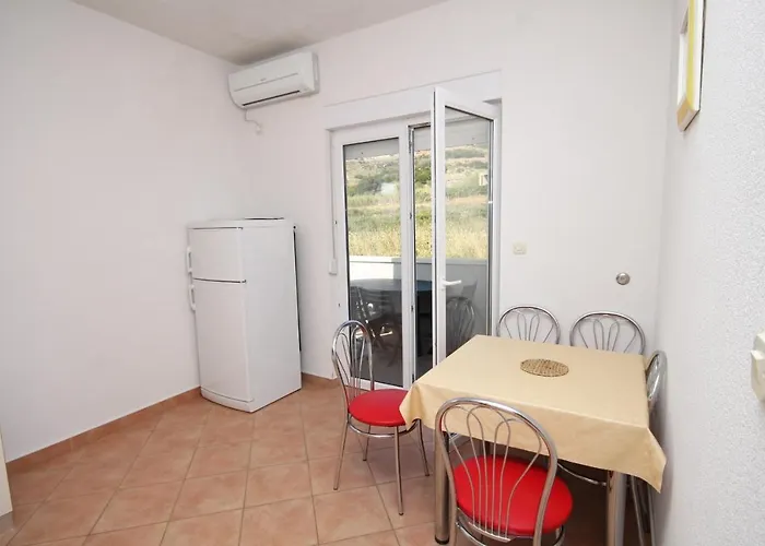 With A Parking Space Pag - 6525 * פג