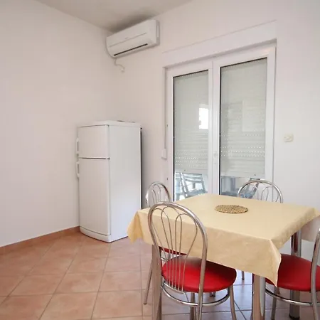 Apartman With A Parking Space Pag - 6525