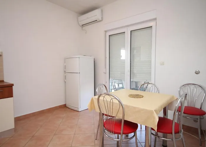 Apartman Apartments With A Parking Space Pag - 6525